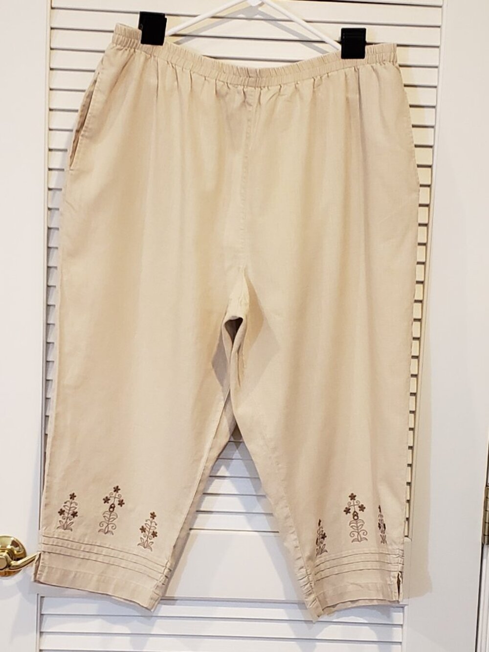 Women's Vintage Sag Harbor embroidered linen cotton blend capri's Size 1X